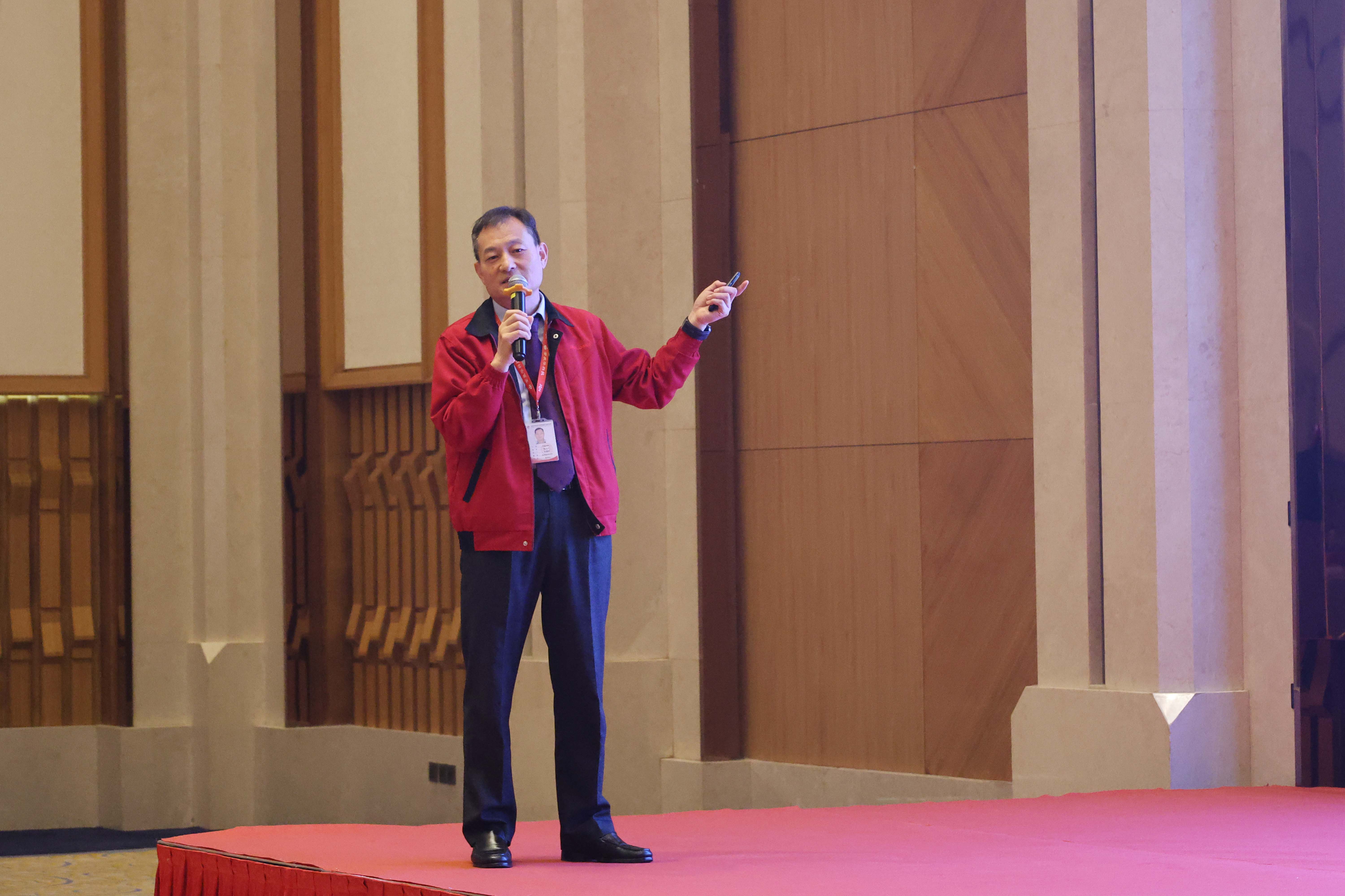 张董.jpg 张董.jpg